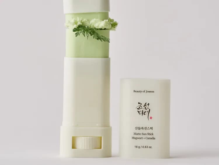 Boj Matte Sun Stick SPF: Mugwort + Camelia 18g