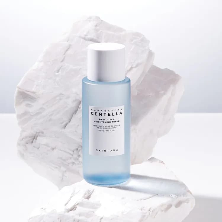 Skin1004 Madagascar Centella Hyalu-cica Toner 210ml