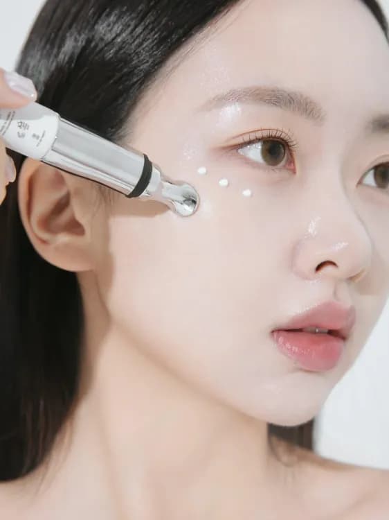 Heveblue Black Yuja Bean Lifting Auto Eye Cream 15ml