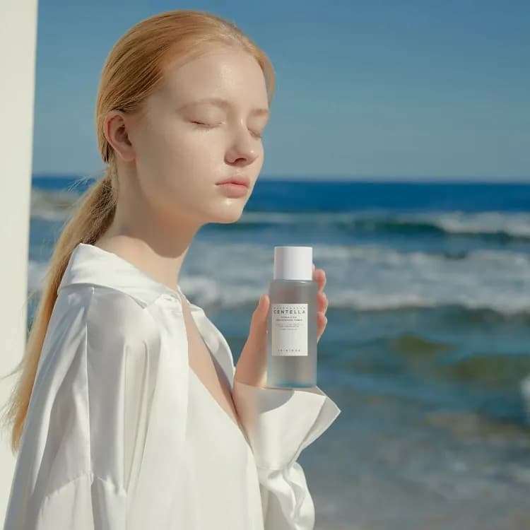 Skin1004 Madagascar Centella Hyalu-cica Toner 210ml