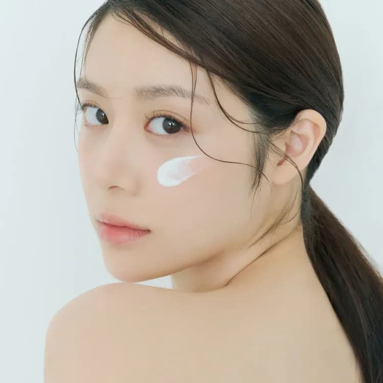 Skin1004 Madagascar Centella Hyalu-cica Sun Serum Spf50+ 50ml