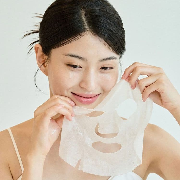 Skin1004 Madagascar Centella Tone Brightening Glow Mask 25ml